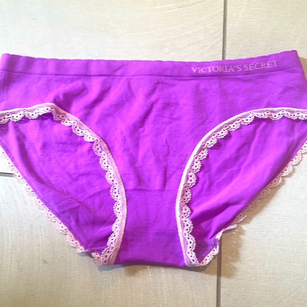 NWT Victoria’s Secret hiphugger M